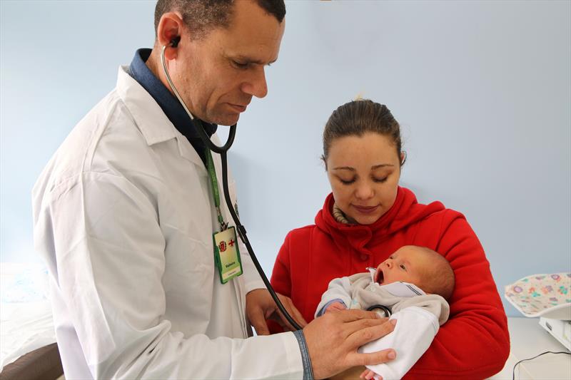 Médicos defendem atendimento de crianças por pediatras em unidades de saúde de Curitiba
