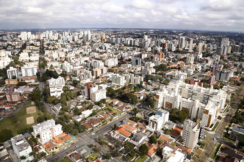 Curitiba começa a cobrar novo IPTU em abril