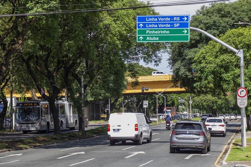 Trânsito tem novos bloqueios no Viaduto do Tarumã nesta segunda