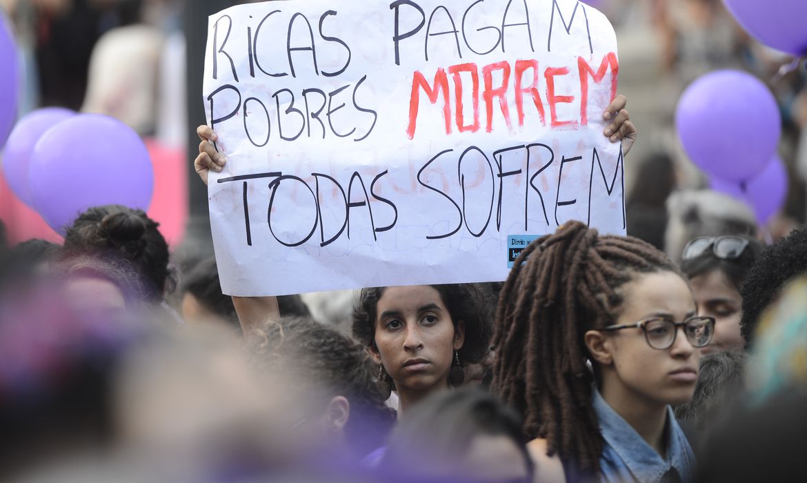 Em 2022, 42 abortos legais foram realizados em Curitiba