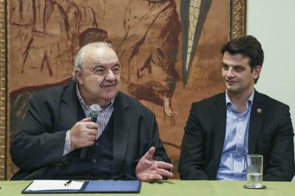 Gestão Greca caminha para reta final sem cumprir promessa de cortar comissionados