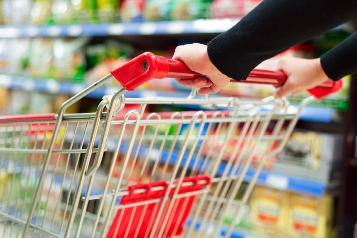 Hipermercado Extra vai fechar em Curitiba e lojas fazem queima de estoque