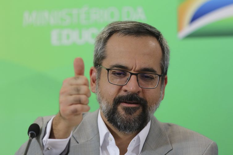 Um governo contra as Humanidades