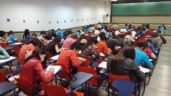 Educação gratuita e inclusiva transforma vida de estudante em Curitiba