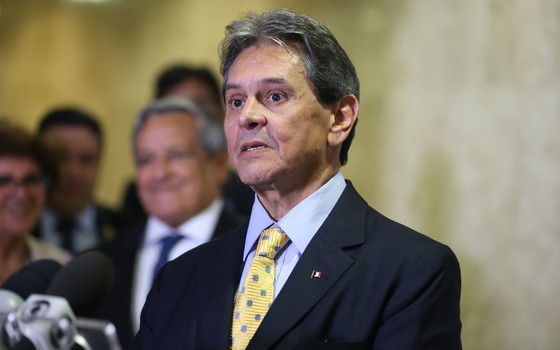 Bolsonarismo "delirante" de Roberto Jefferson causa debandada no PTB do Paraná