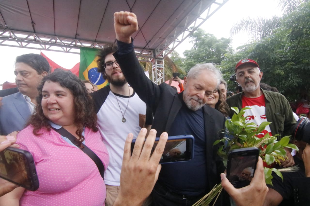 Dois pesos, duas medidas: R$ 500 mil de multa para vigília, vista grossa para quartéis