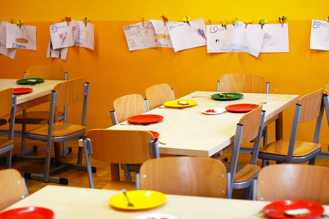 Governo pode fechar creche às vésperas de volta às aulas