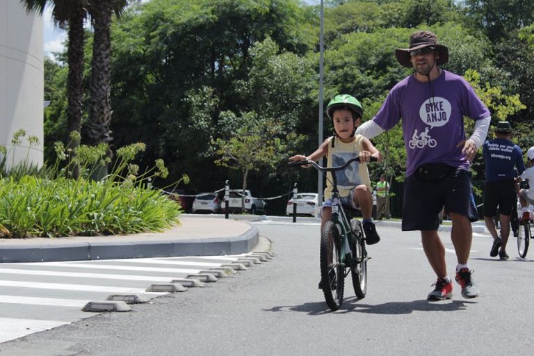 Domingo tem passeio de bike pra criançada