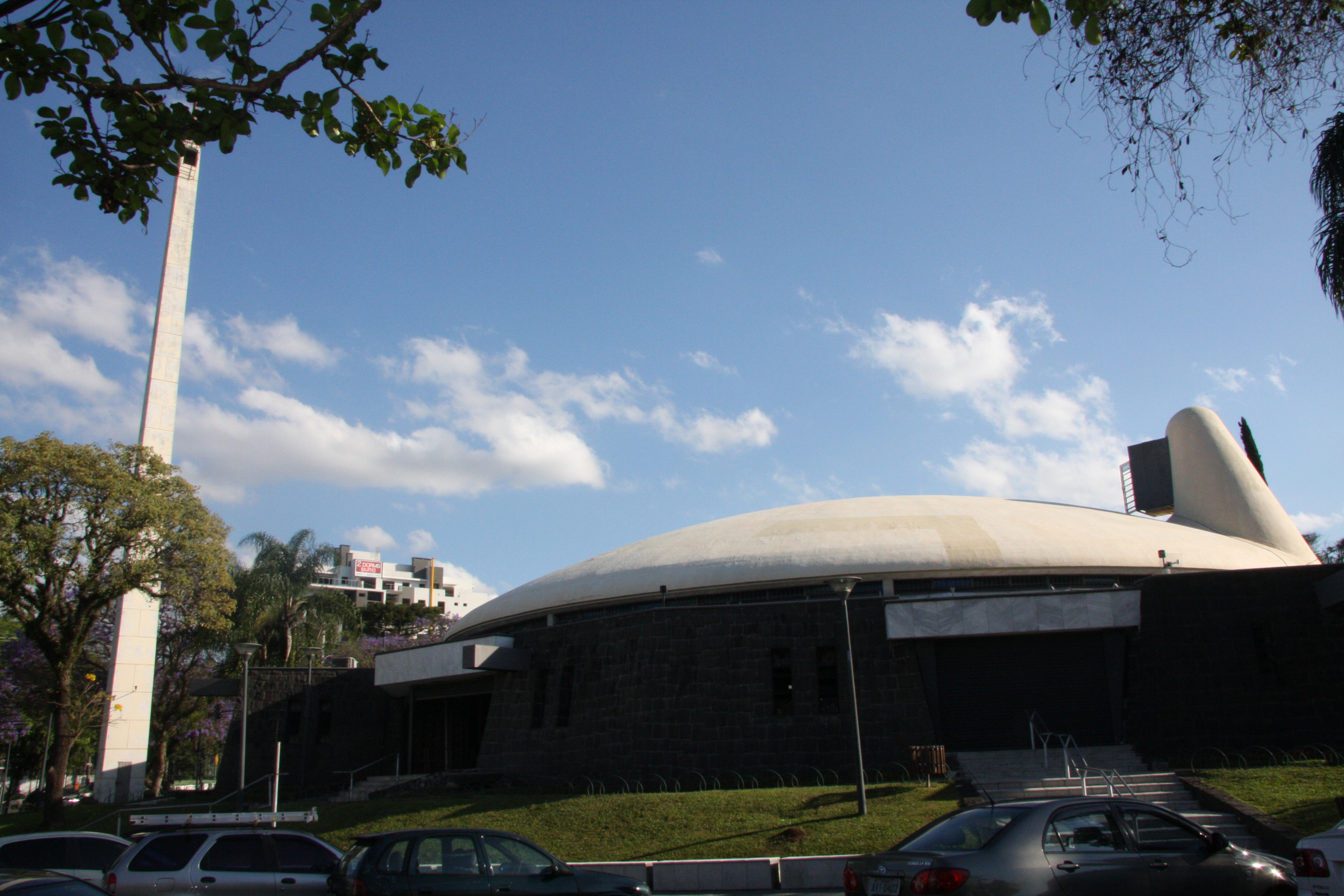 Igrejas católicas cancelam missas e novenas em Curitiba