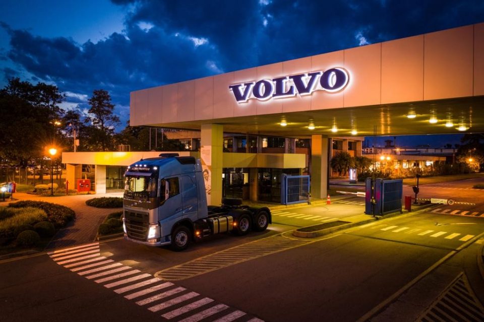 Volvo de Curitiba tem caso de Covid-19. Funcionários são isolados