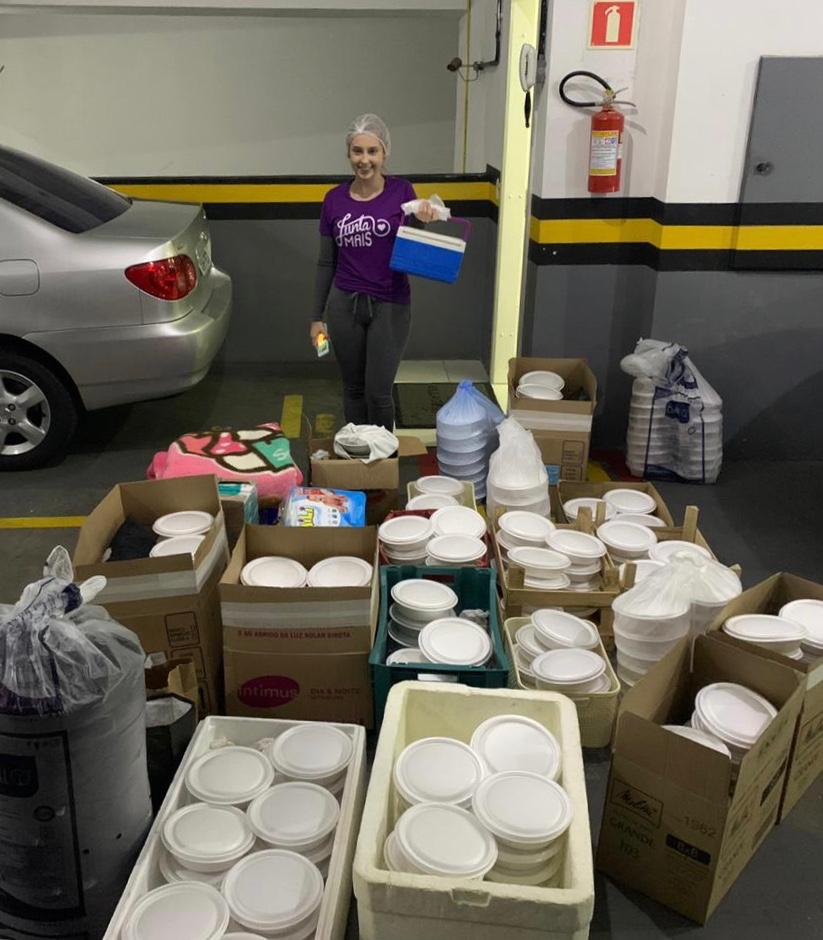 ONG distribui 300 refeições por dia no centro de Curitiba