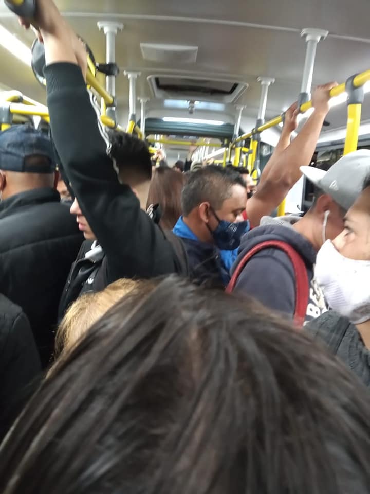 Ônibus em Curitiba e RMC continuam lotados