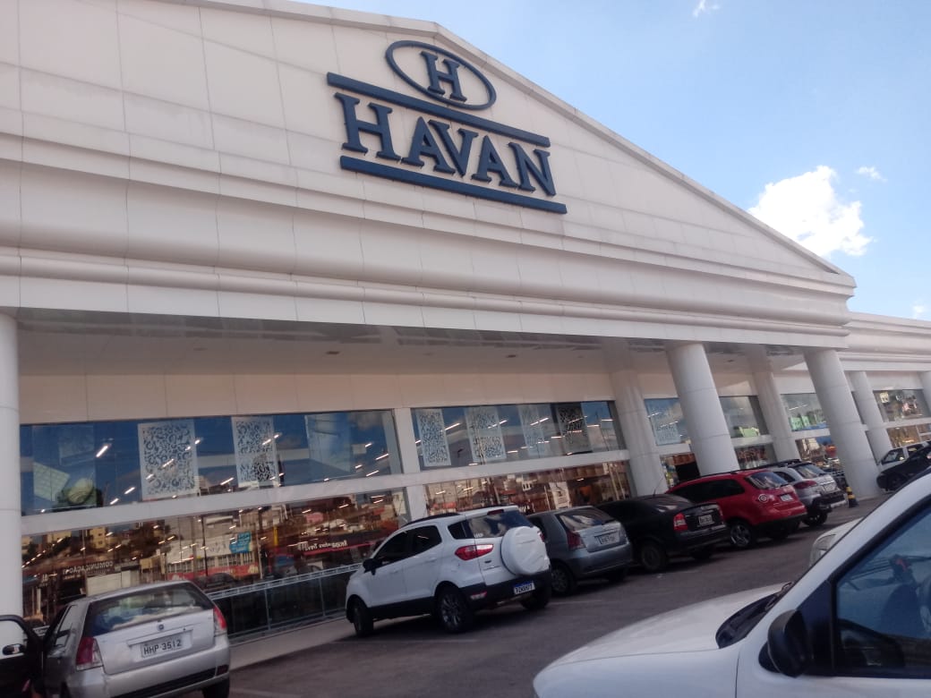 Havan e Abage descumprem decreto e deixam funcionários inseguros