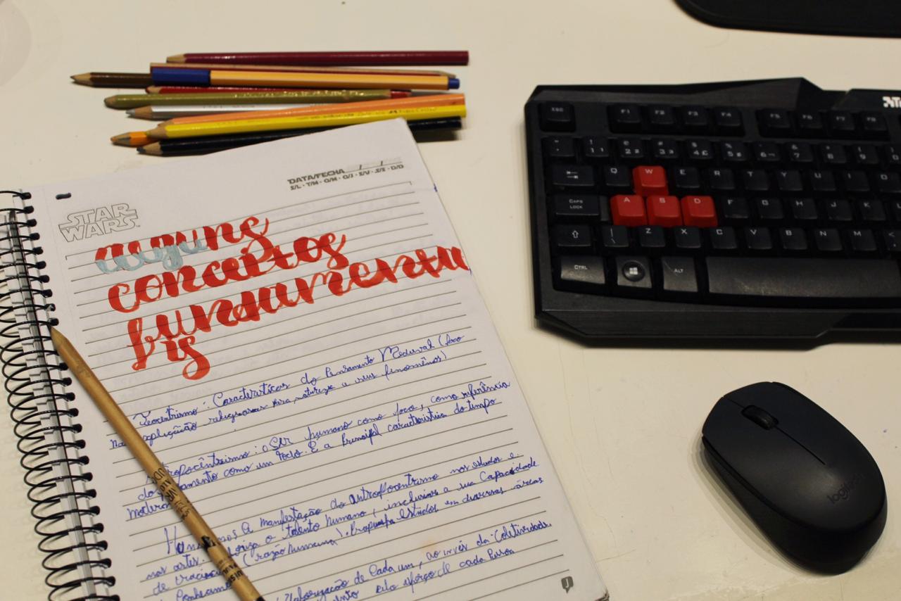 Alunos de escolas públicas e particulares falam sobre rotina de estudos à distância