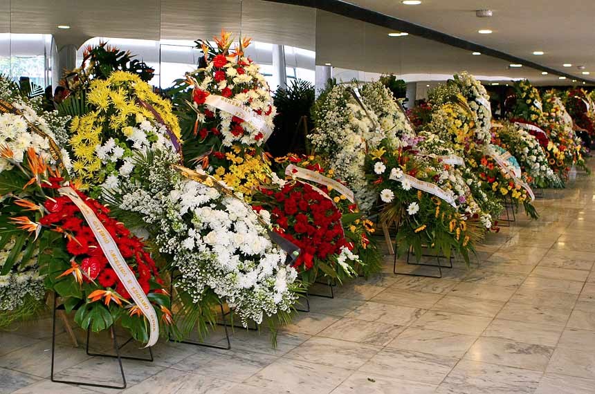 Planos funerários estão irregulares em Curitiba