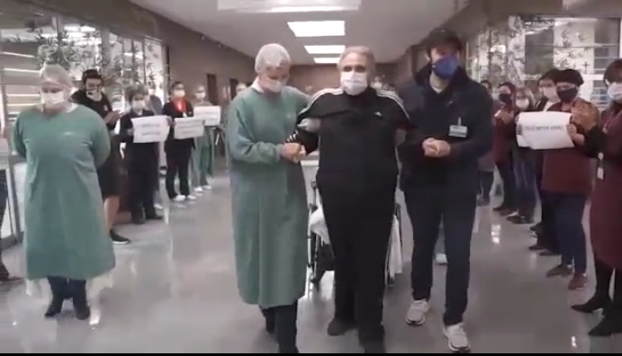 Médico de Curitiba vence a covid-19 e volta para casa