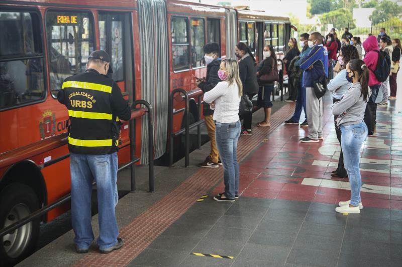 “Lojistas não seguem horários alternativos e sobrecarregam o transporte”