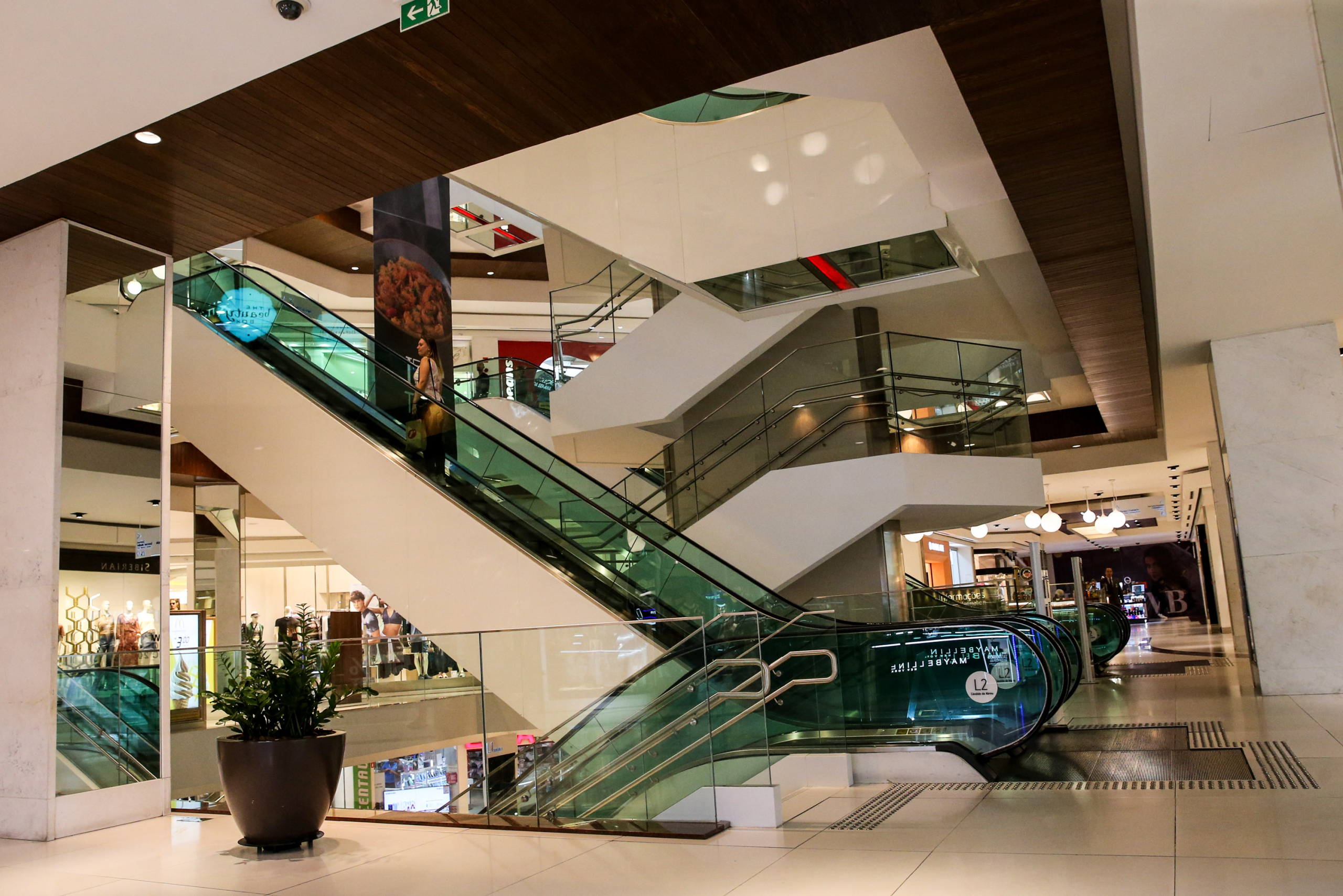 Paraná regulamenta funcionamento de shoppings