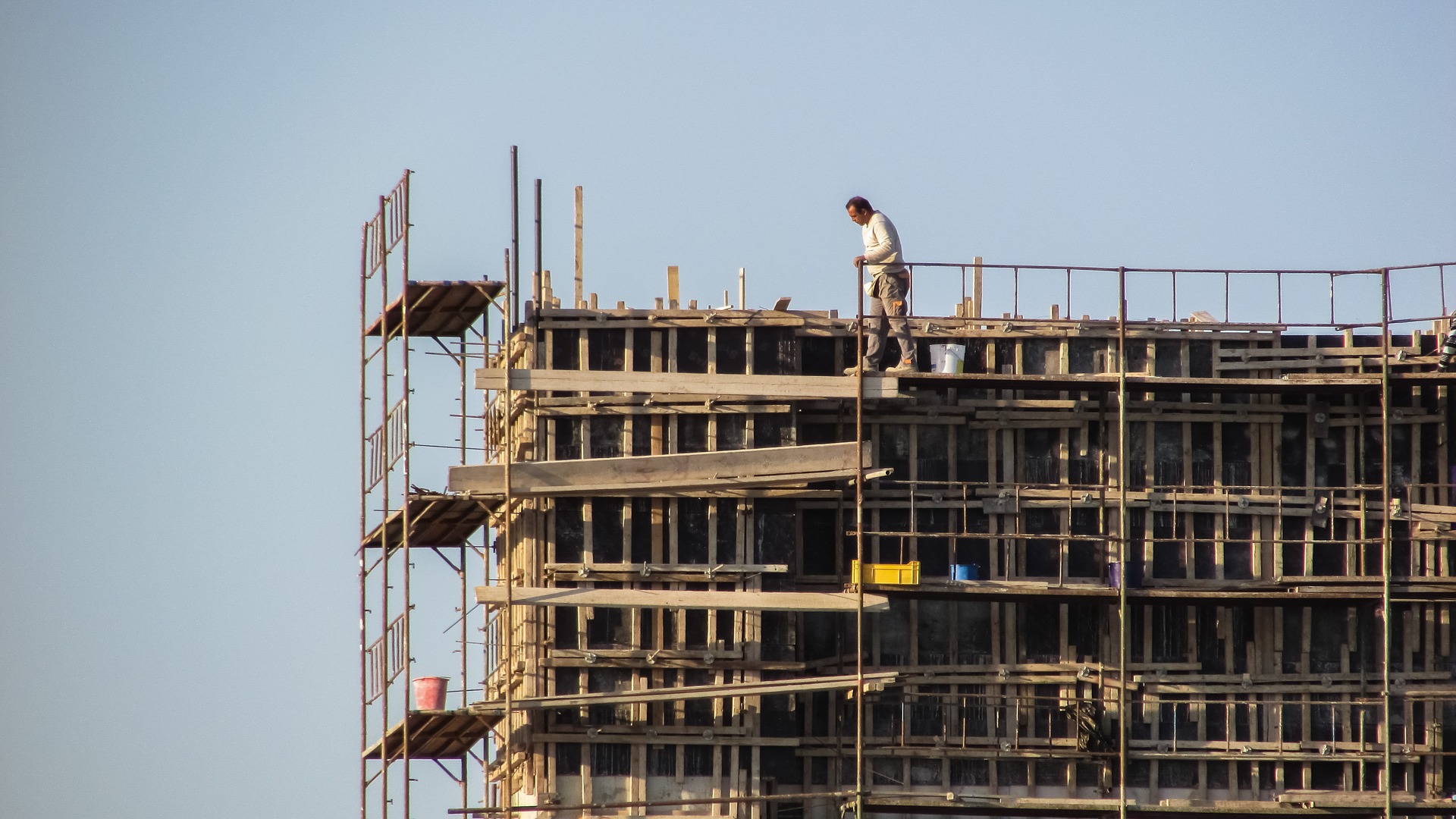 Justiça do Trabalho determina afastamento de trabalhadores do grupo de risco