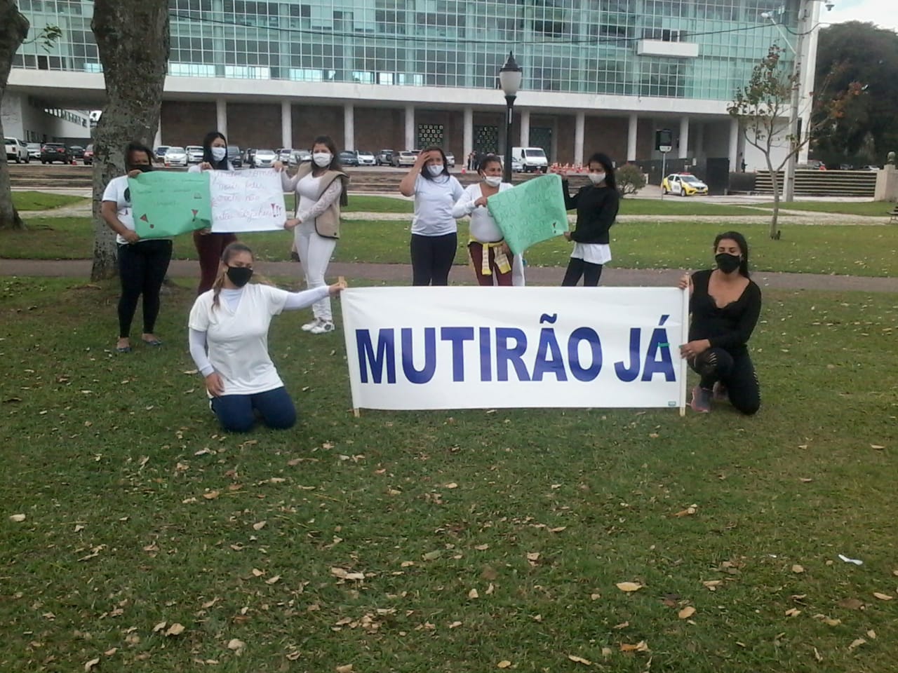 Familiares de presos querem mutirão e informações