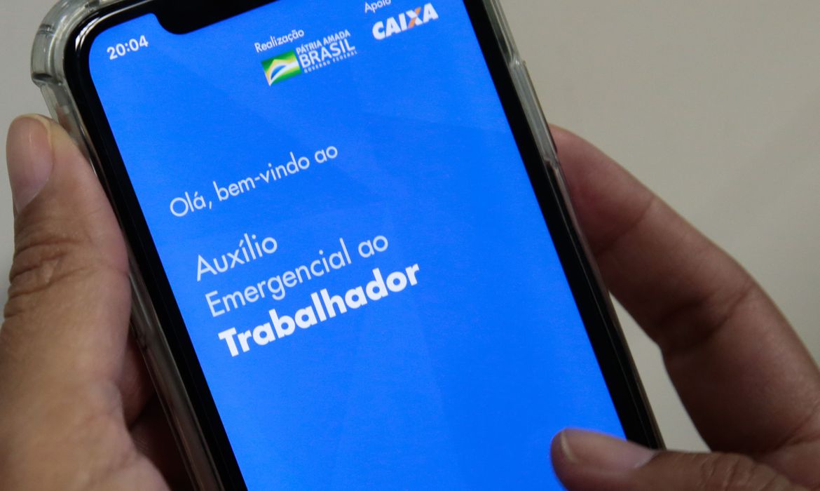 No PR, 12,8 mil servidores ainda não devolveram o auxílio emergencial