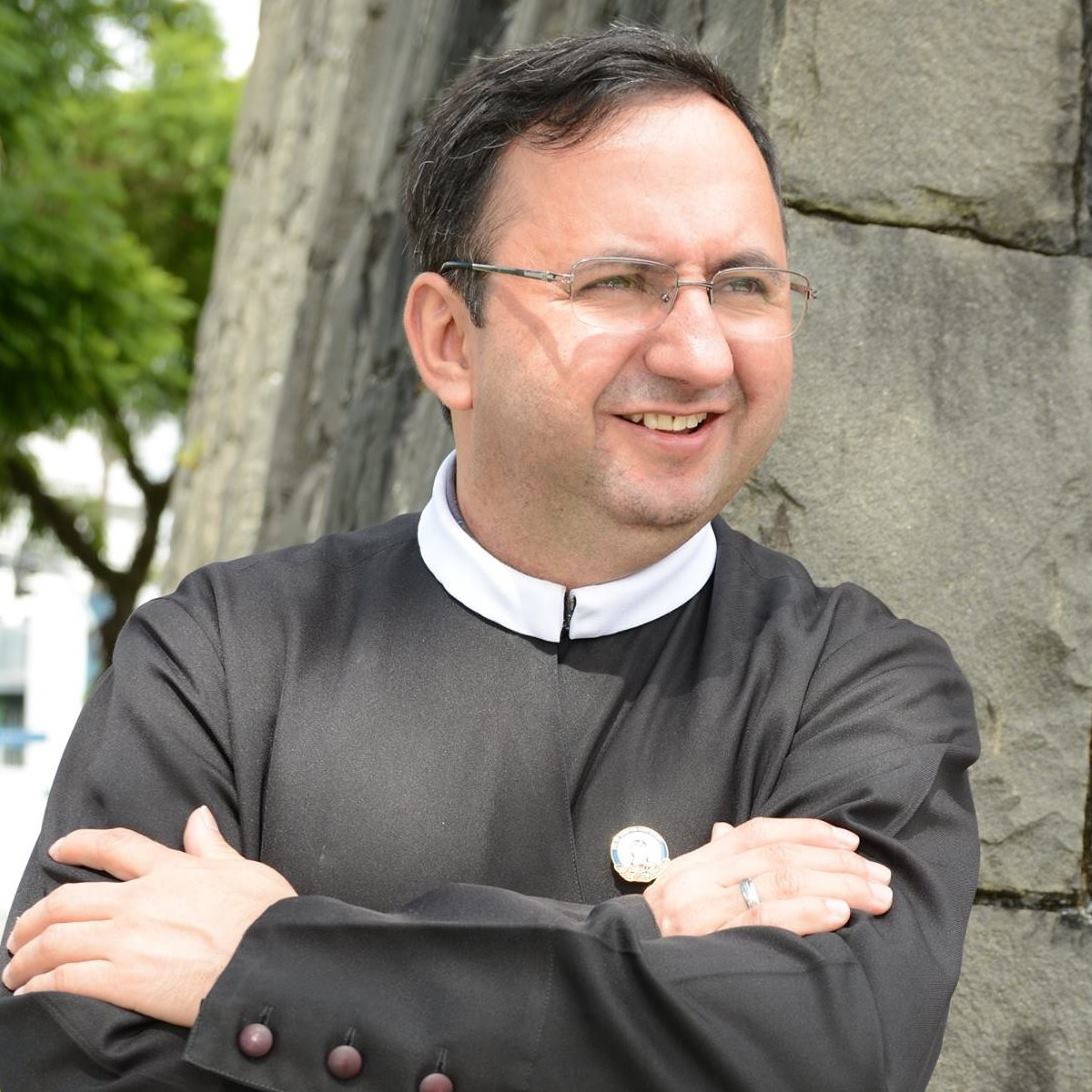 Padre do Perpétuo Socorro deixa hospital após superar coronavírus