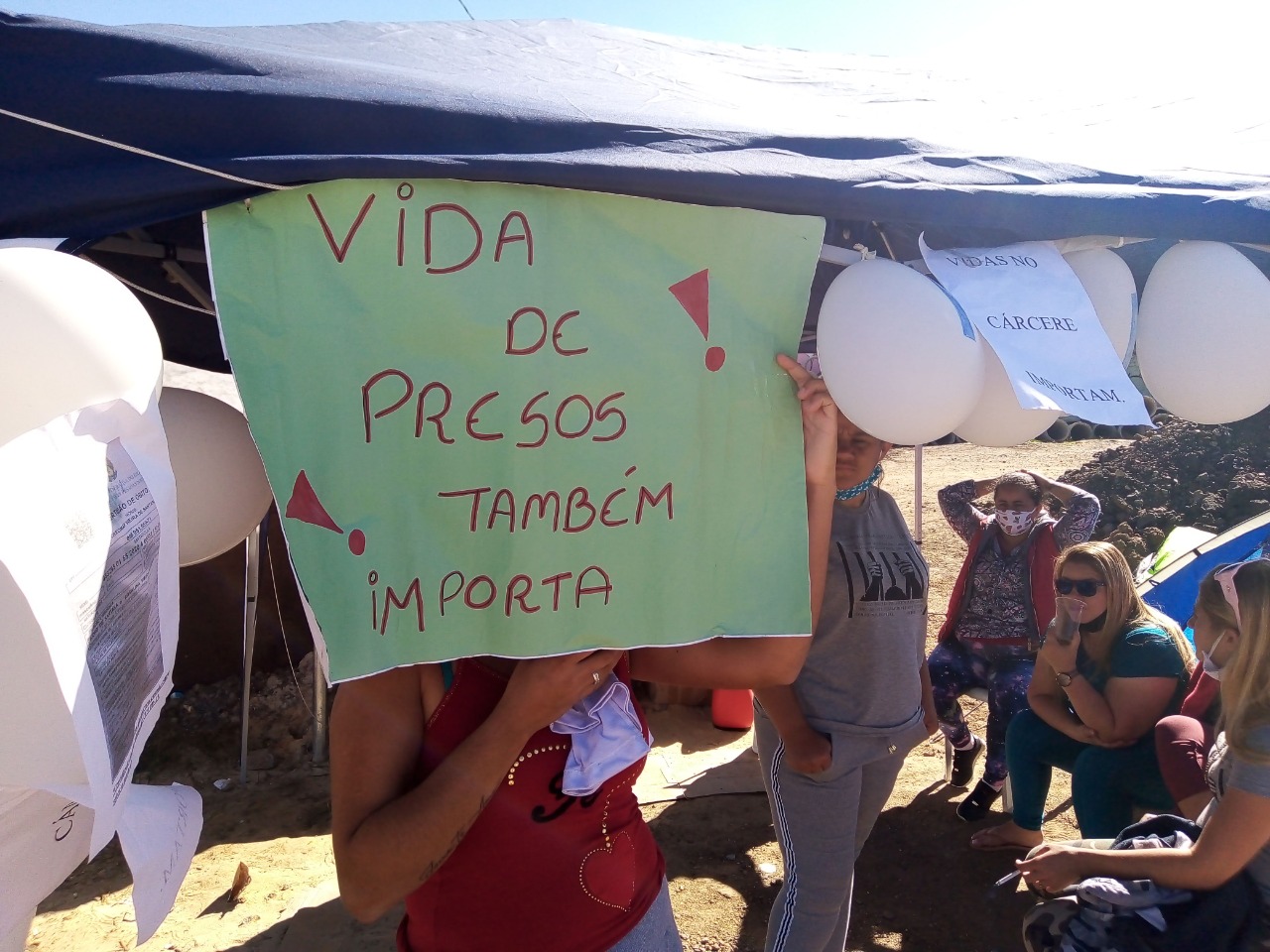 Com 362 casos, famílias protestam por falta de informações sobre Covid em presídios