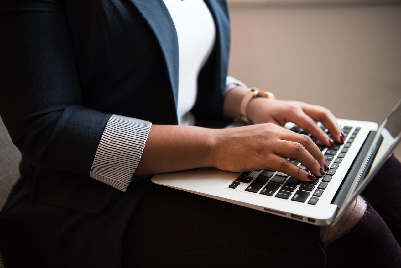 Edital vai oferecer bolsas de estudo a mulheres negras