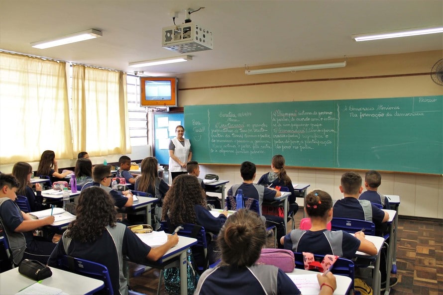 Curitiba tem 925 professores idosos na Educação Básica
