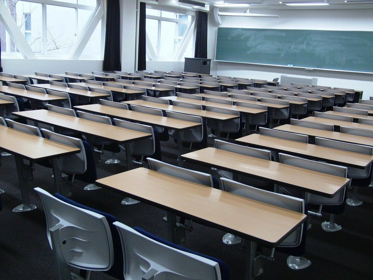 Dia Mundial da Educação, ensino híbrido e urgência climática