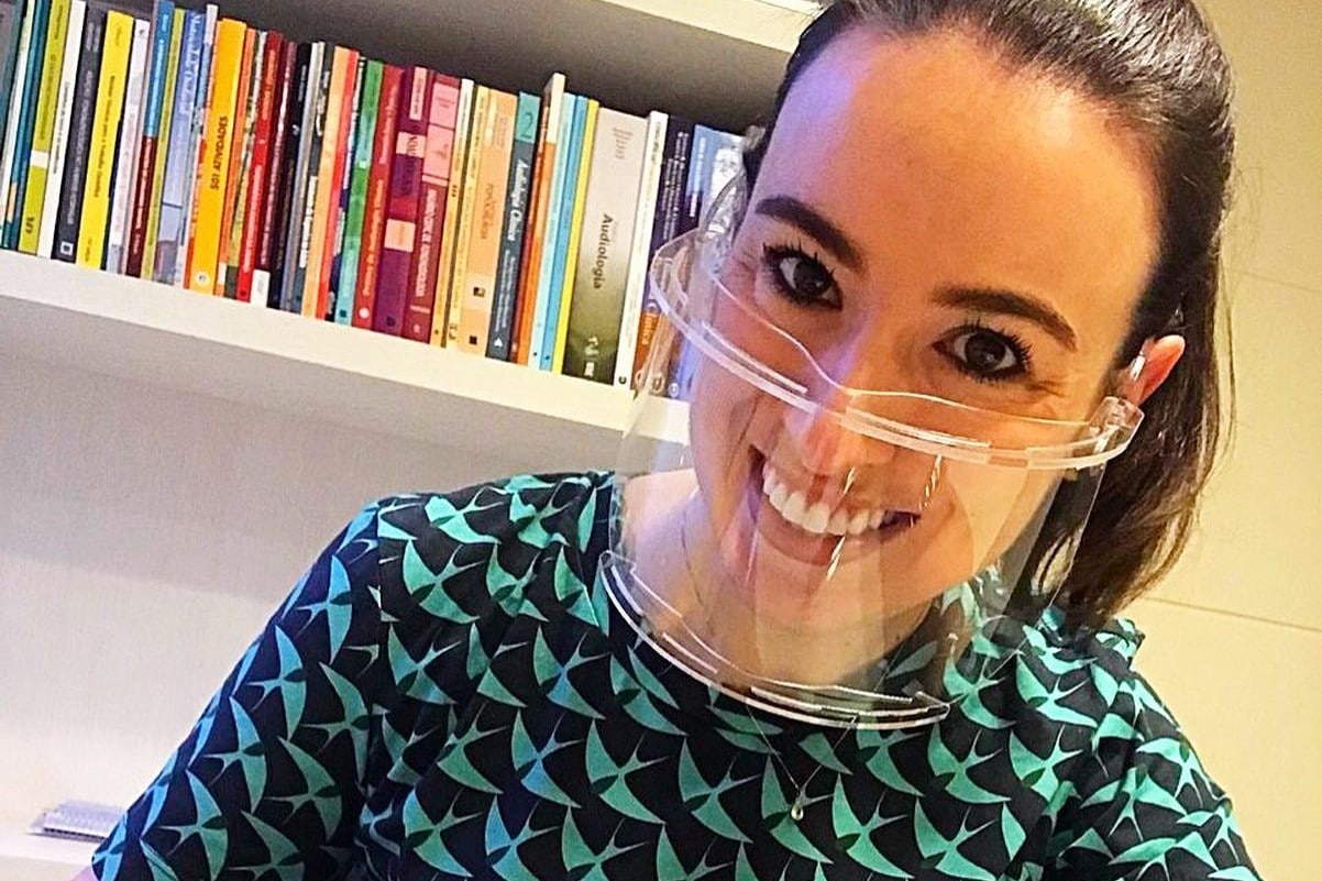 Máscara transparente que permite leitura labial tem boa eficácia, diz especialista