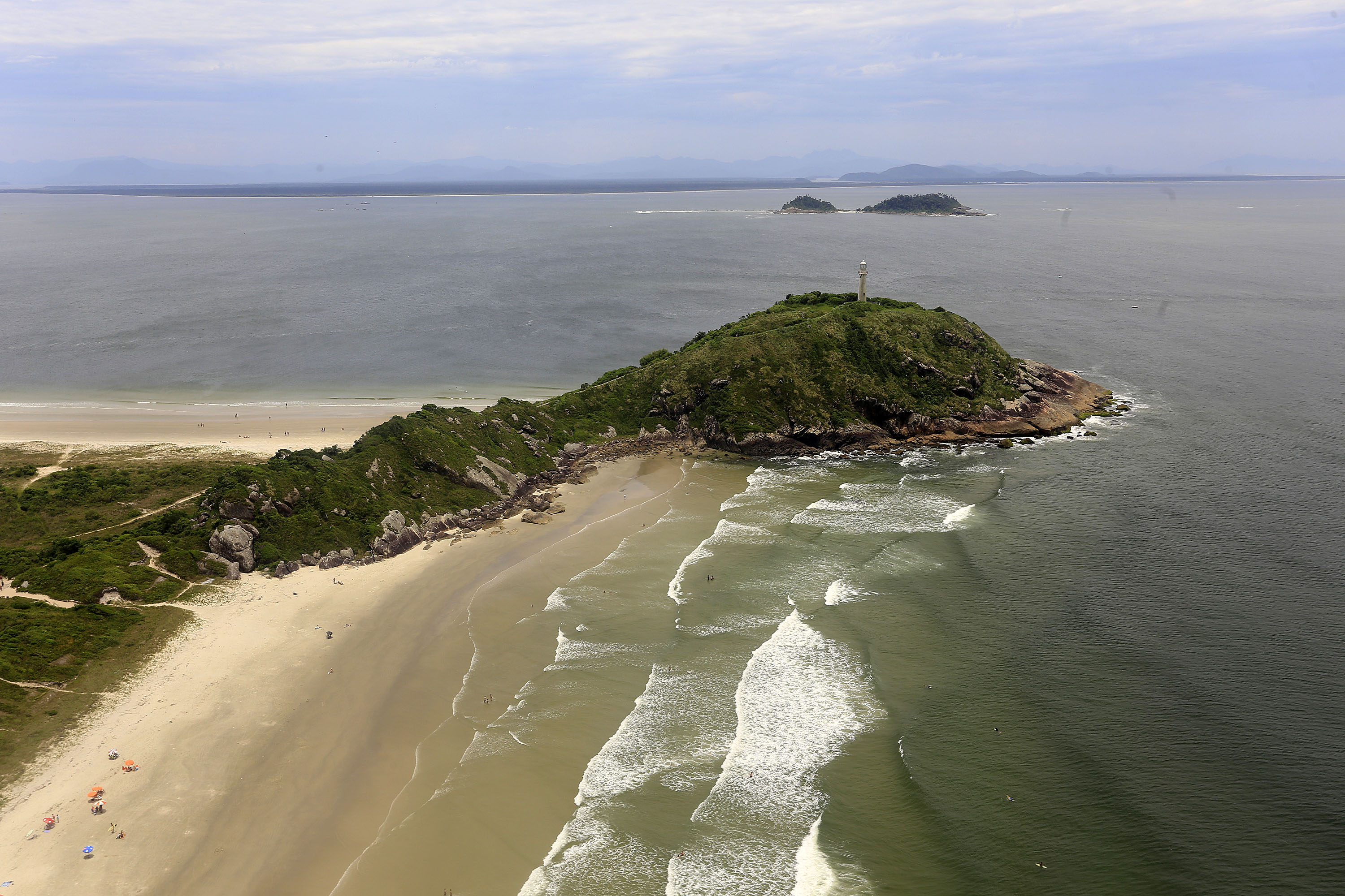 Ilha do Mel reabre com primeiros casos de Covid-19
