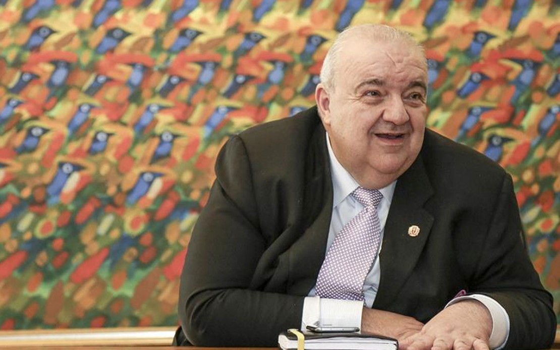 Greca é operado para tratar hérnia
