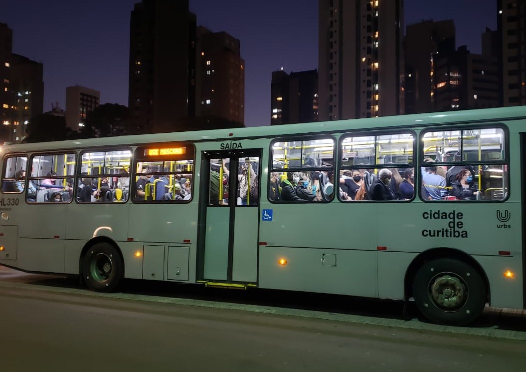 Ônibus são os que mais transmitem Covid, depois dos hospitais, diz TCE