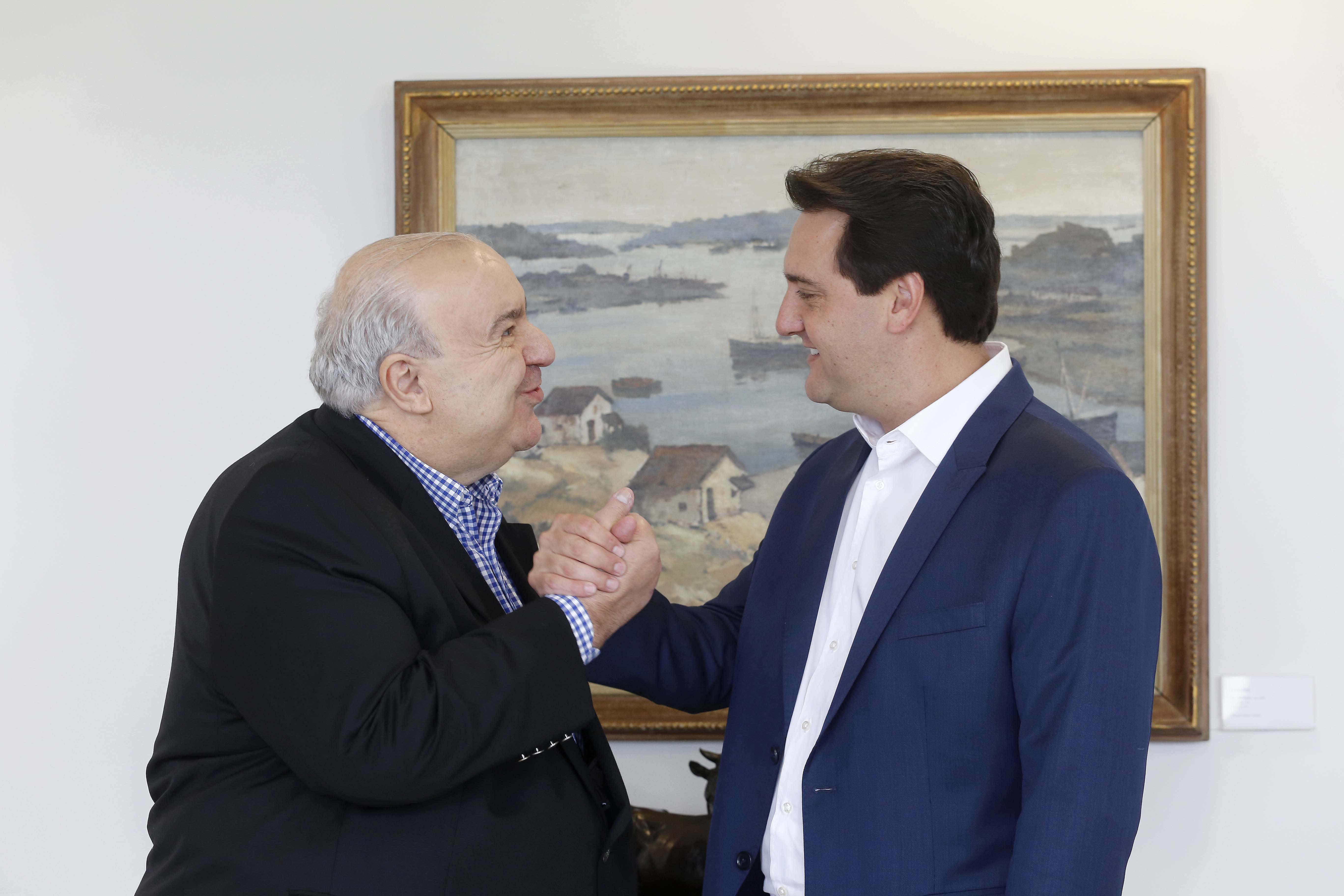 Ratinho e Greca continuaram política de Bolsonaro para Covid-19 no PR, diz pesquisa da UFPR