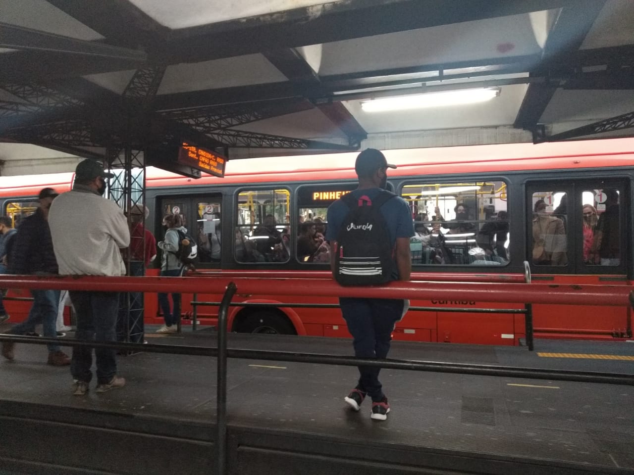 Falta transparência no socorro às empresas de ônibus de Curitiba