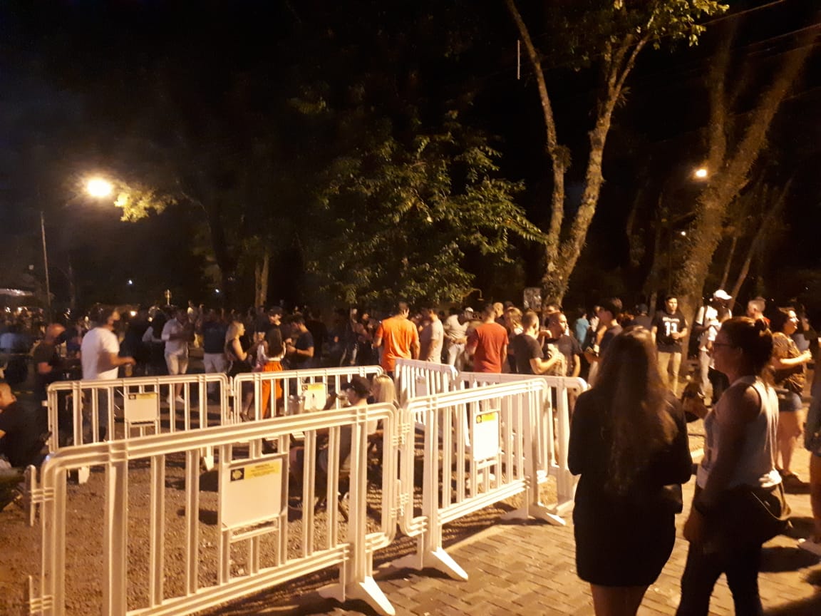 Aglomerações continuam em Curitiba