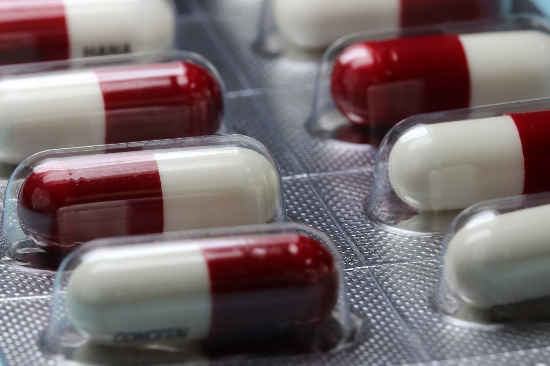 Curitiba investe em antibiótico sem eficácia contra Covid-19