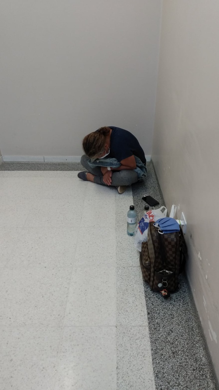 Paciente com Covid espera 7h por atendimento