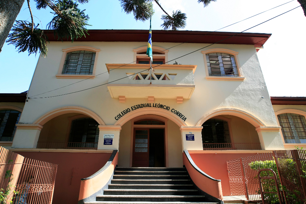 Volta às aulas tem seis colégios fechados na Grande Curitiba