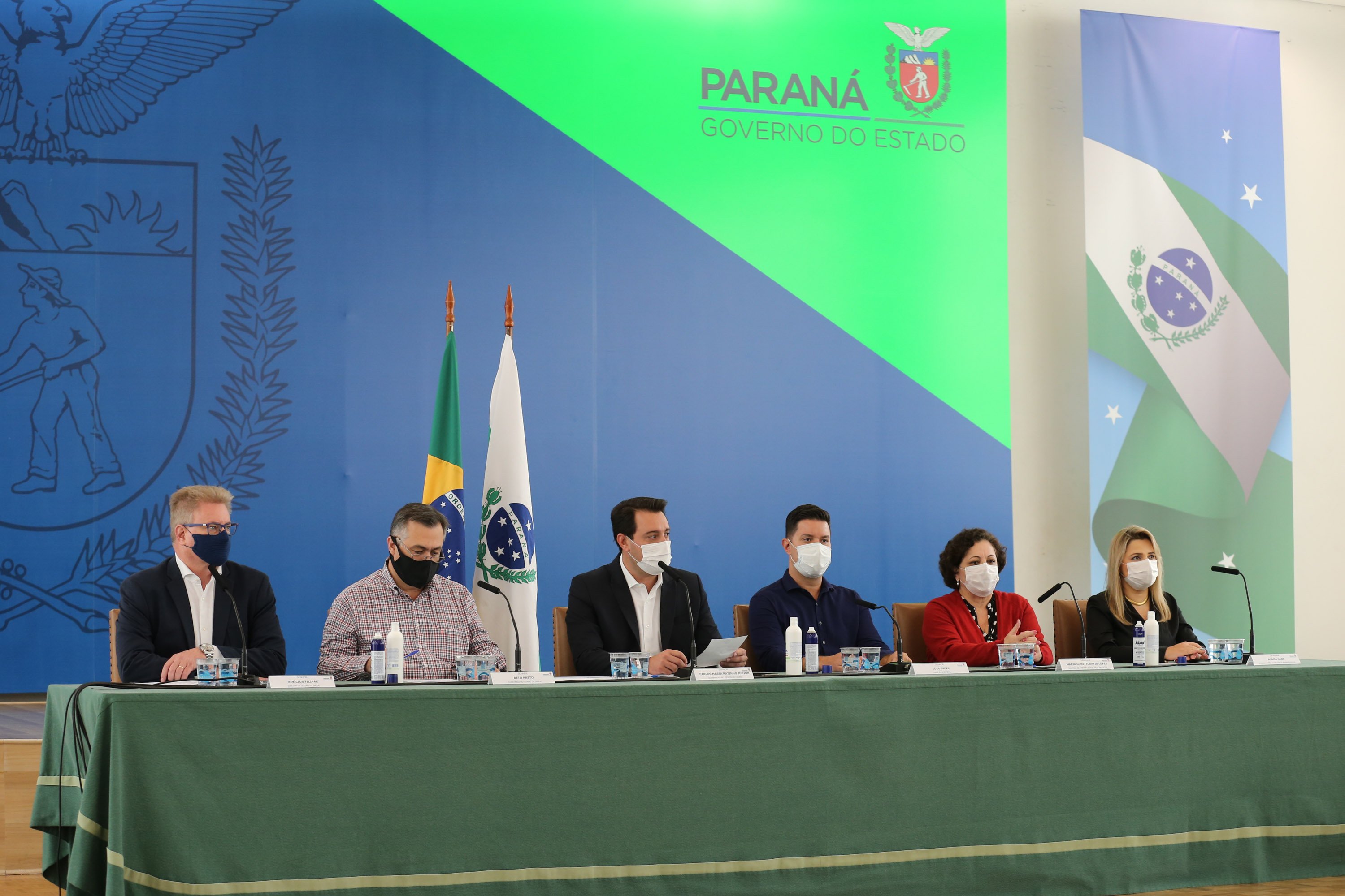 O que fecha com o novo decreto estadual