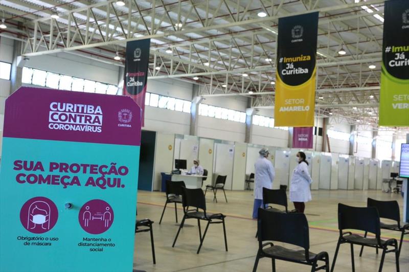 Vacinação de autônomos da Saúde fica suspensa até nova ordem de prioridade
