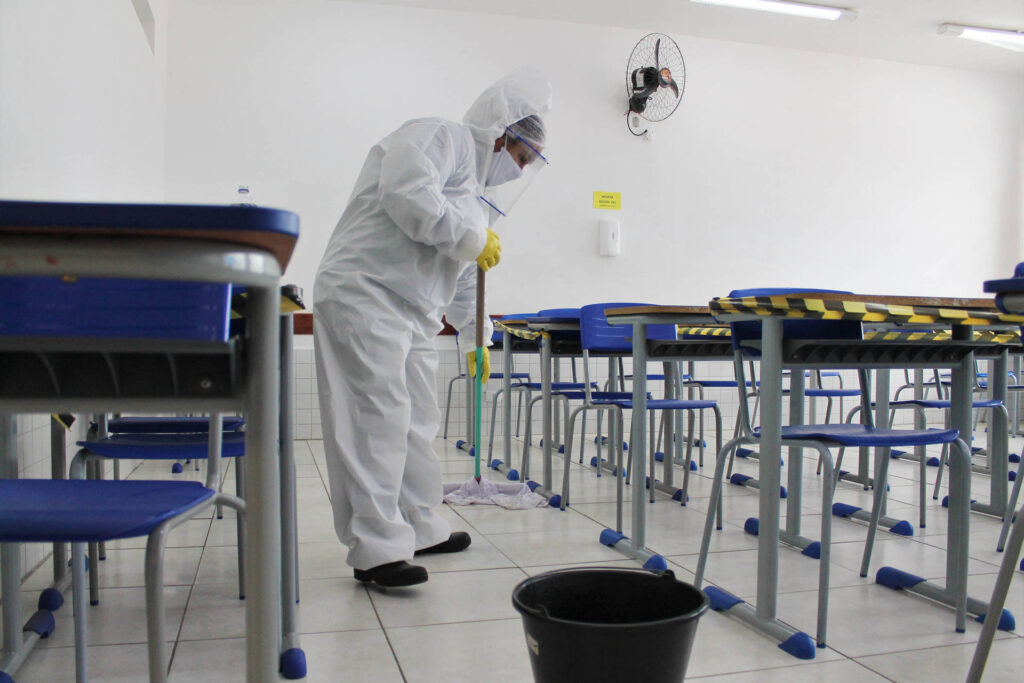 Escolas vão à Justiça por volta às aulas presenciais