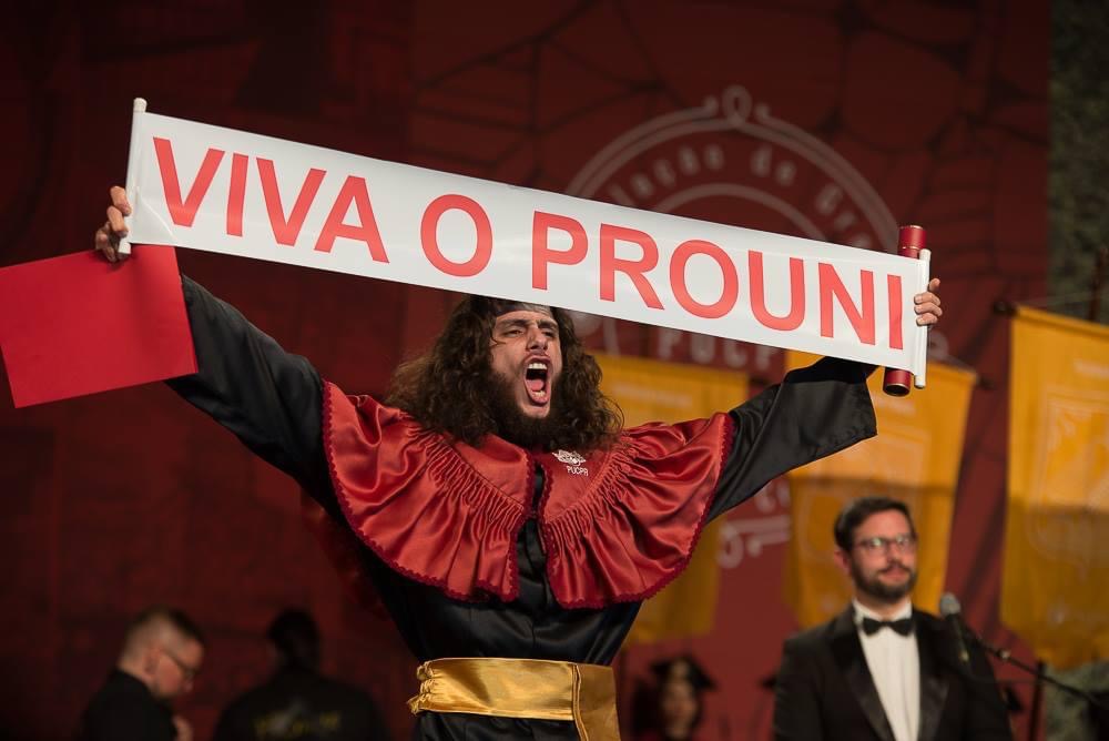 Não foi só o filho do porteiro. Uma geração de jovens pobres chegou à universidade