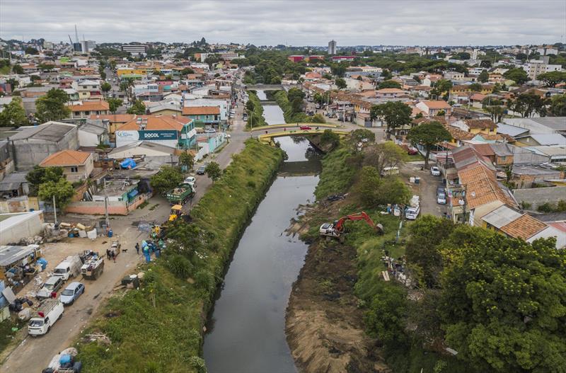 Moradores de parte da Vila Torres estão há seis dias sem água