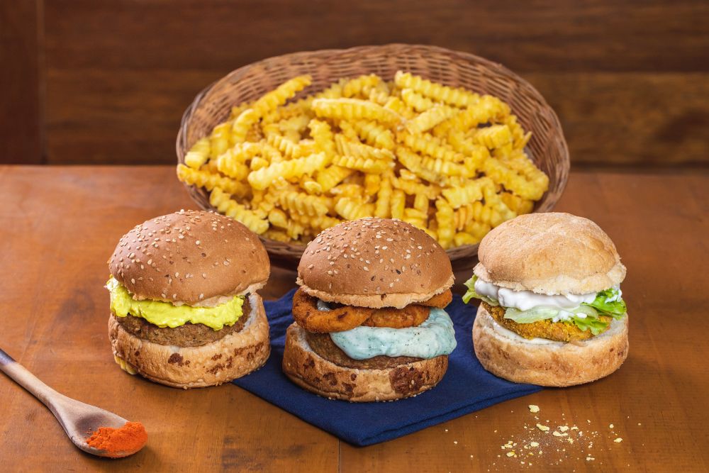 Hamburgueria sai do app de delivery e reduz preços em até 29%