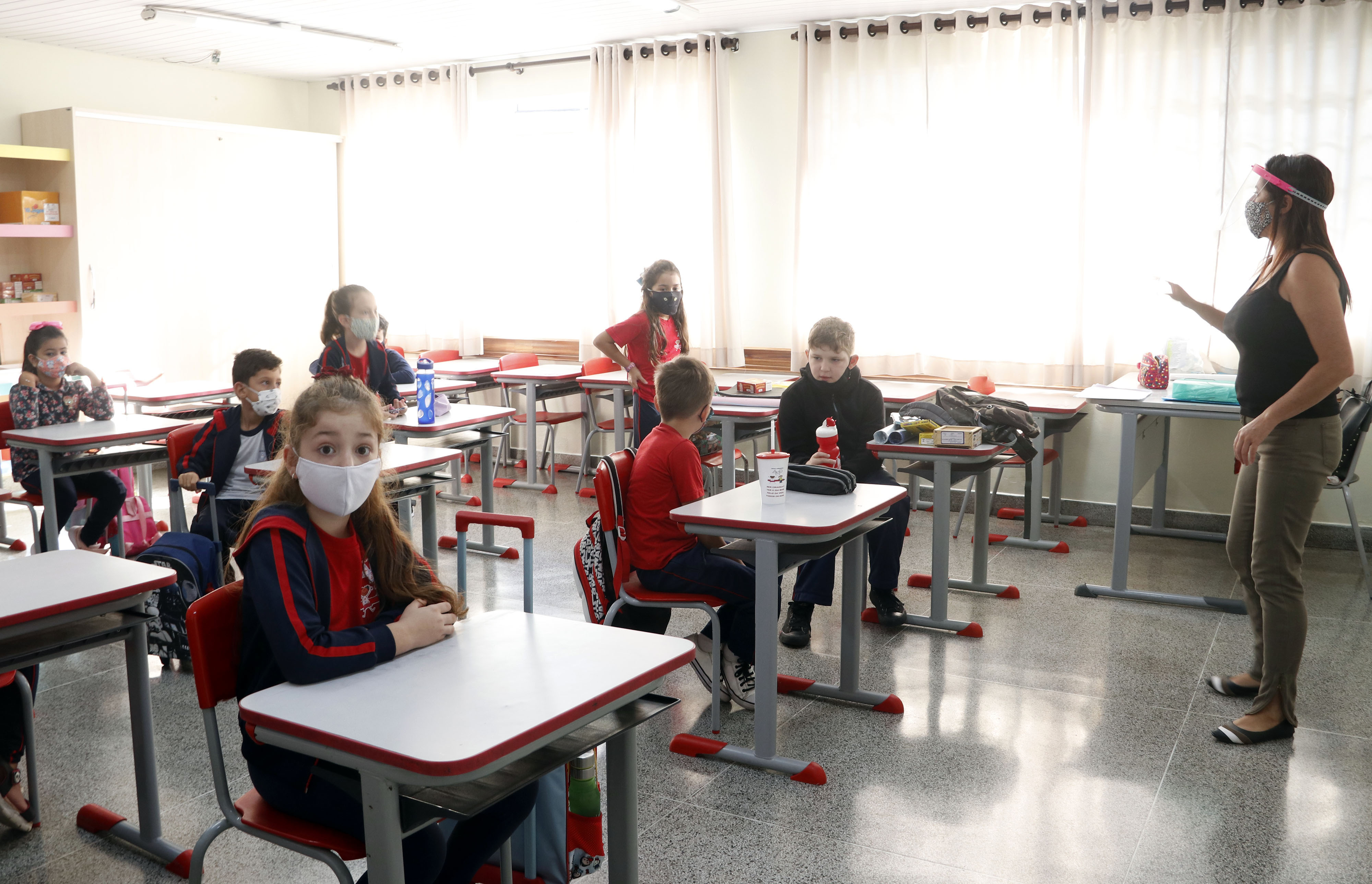 Rede municipal retoma ensino presencial - em formato híbrido - a partir de julho
