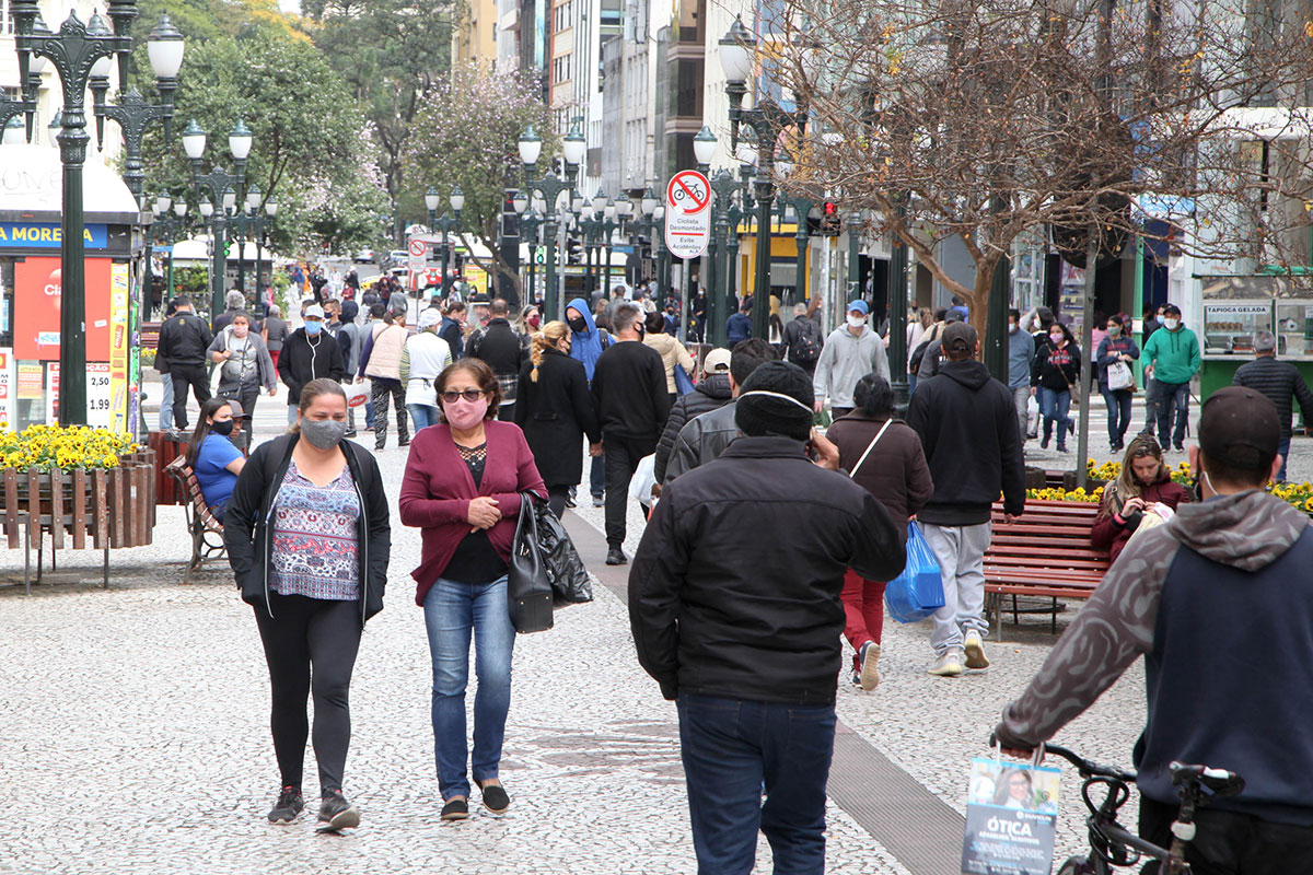 Curitiba reduz tempo de isolamento por Covid-19 para 7 dias