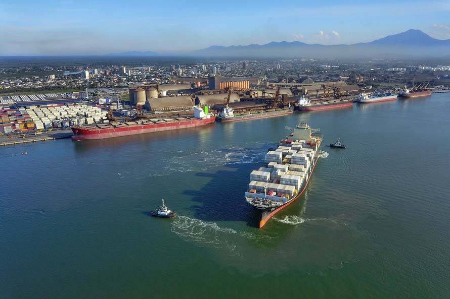 Pescadores e pesquisadores tentam impedir explosão de pedra pelo Porto de Paranaguá