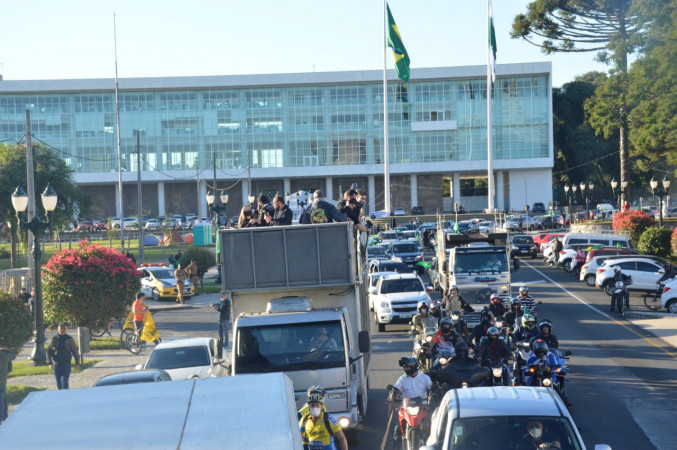 Comércio reage contra restrições e pressiona prefeitura com política “anti-Greca”